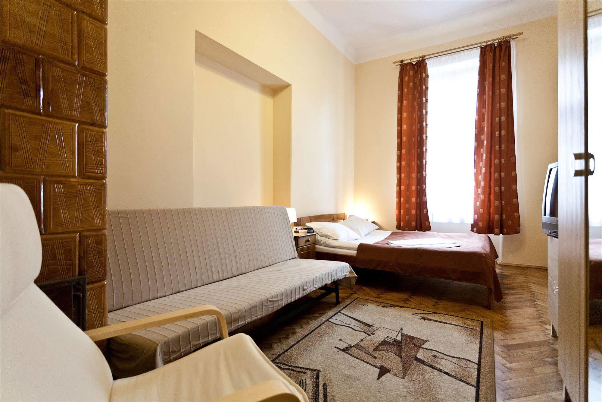 Enigma Hostel Красков Екстериор снимка