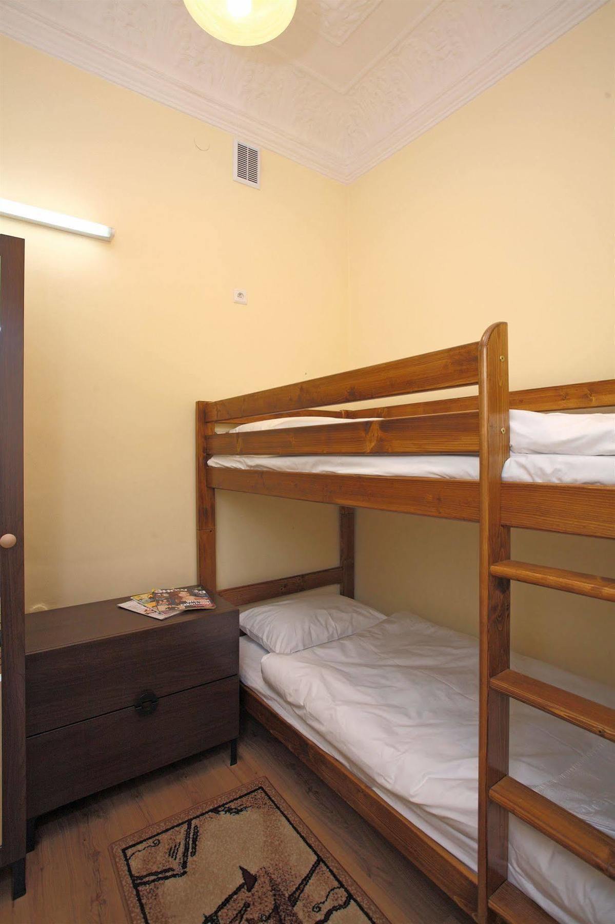Enigma Hostel Красков Екстериор снимка