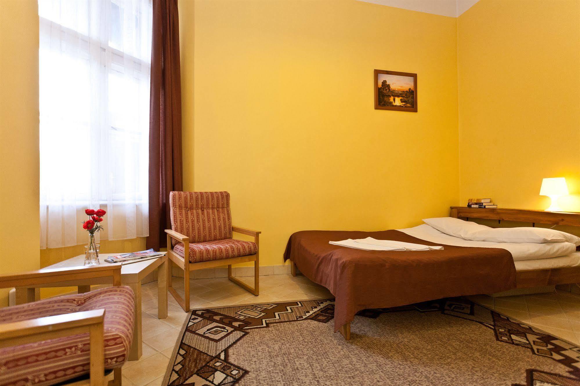Enigma Hostel Красков Екстериор снимка