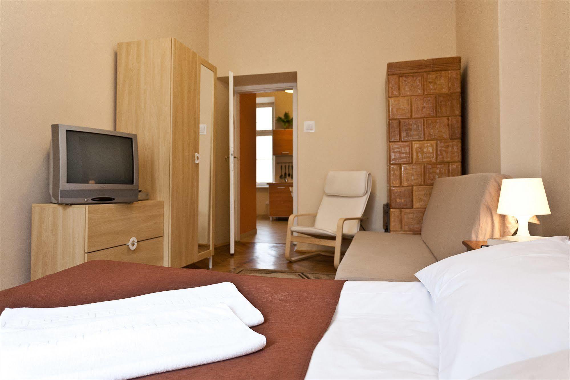 Enigma Hostel Красков Екстериор снимка
